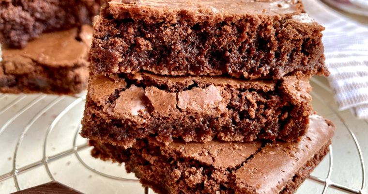 Schoko Brownies – saftig, schokoladig & chewy
