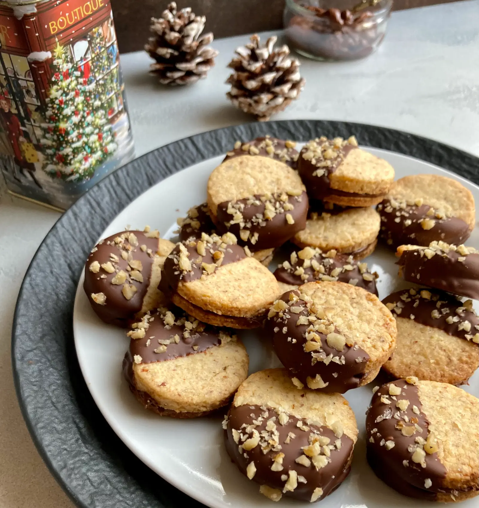 Nuss Nougat Kekse - Erdbeerschokola.de Nuss Nougat Kekse - Erdbeerschokola.de