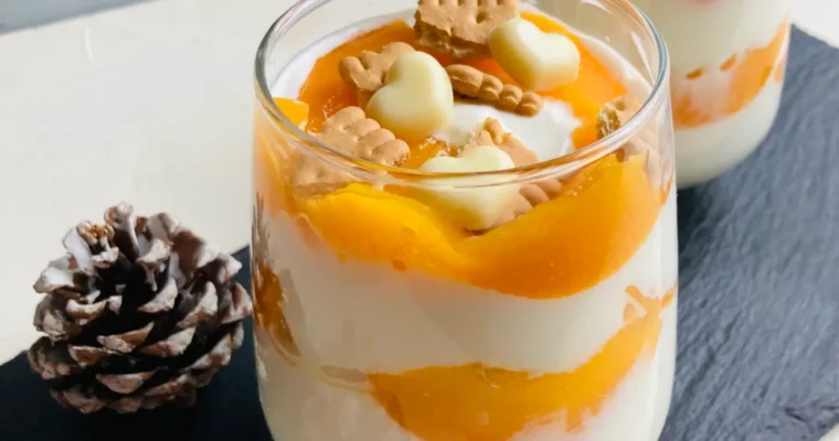 Joghurtcreme mit Pfirsichen