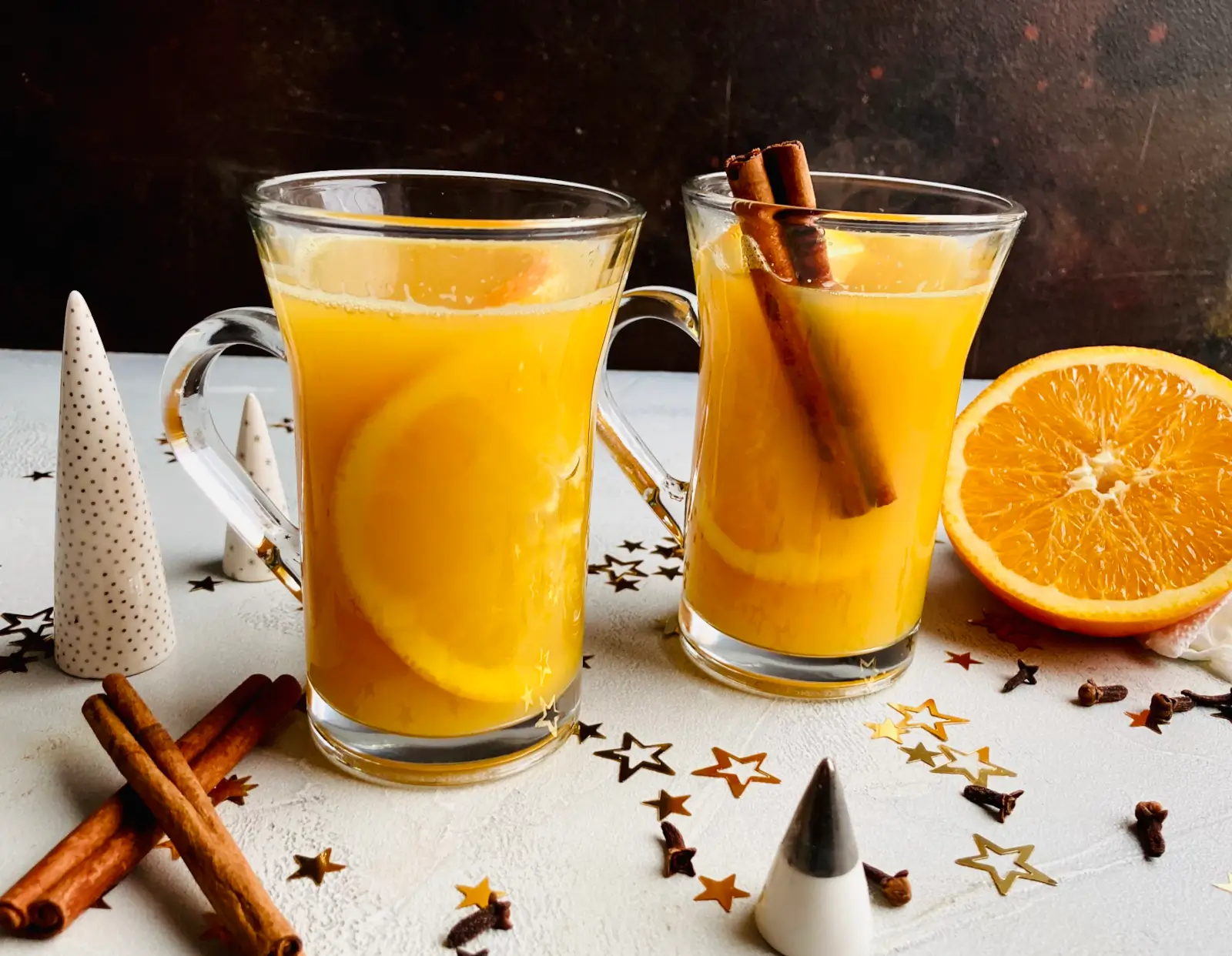 Weihnachtlicher Orangenpunsch